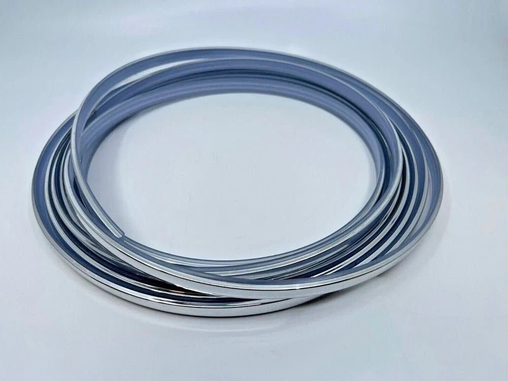 Windshield Molding Locker for BMW E30 – Front or Rear Window | Chrome - Classic Volt